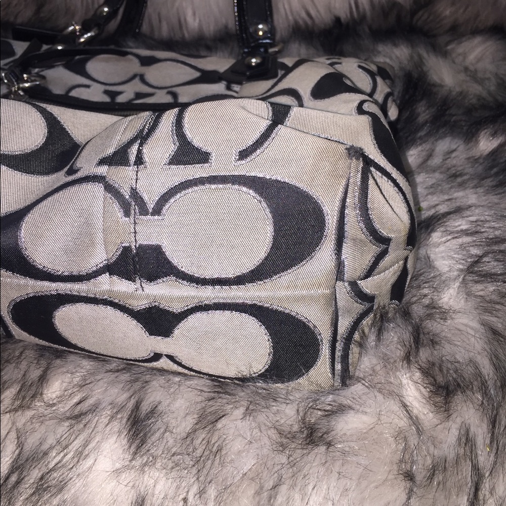 Coach Poppy Handbag - Picture 3 of 8